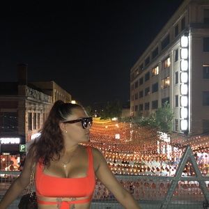 Meet your Posher, Esmeralda